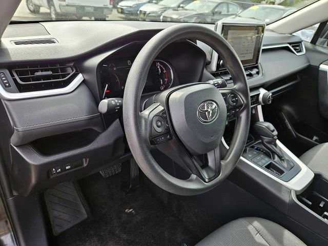 Used 2025 Toyota RAV4 XLE AWD/4WD image 20