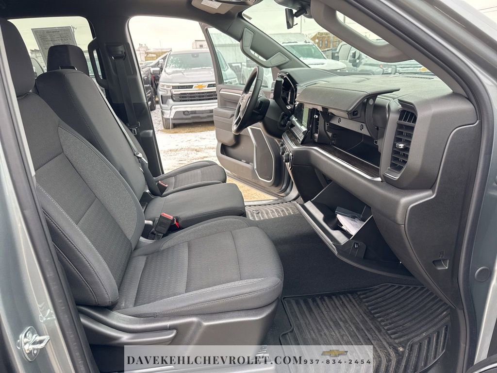 Used 2025 Chevrolet Silverado 1500 LT image 47
