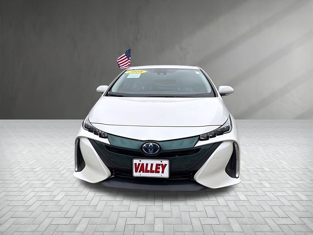 Used 2018 Toyota Prius Prime Premium image 2