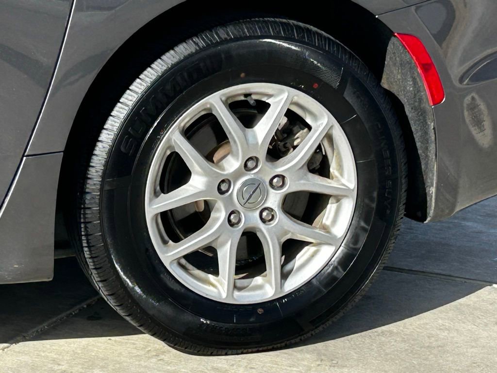 Used 2023 Chrysler Pacifica Touring-L image 5