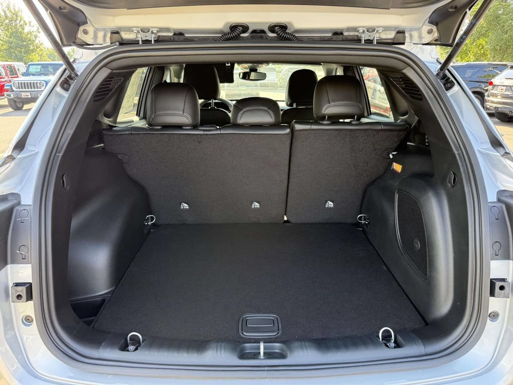 New 2026 Jeep Compass Latitude AWD/4WD image 31