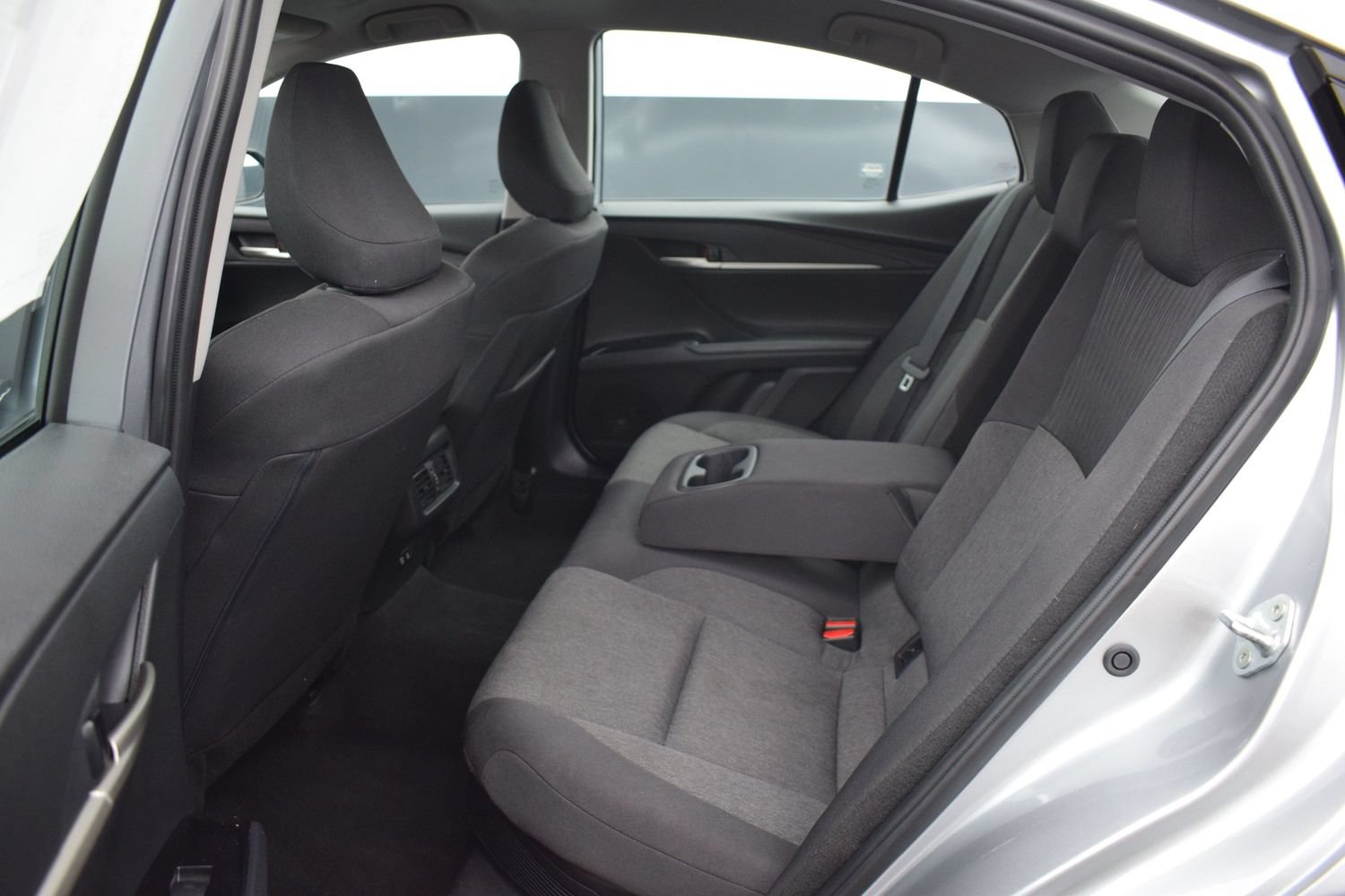 Used 2025 Toyota Camry LE FWD image 12