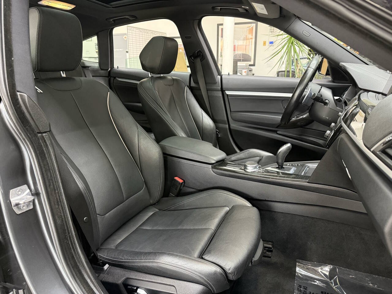 Used 2019 BMW 330i Gran Turismo xDrive w/ M Sport Package AWD/4WD image 18