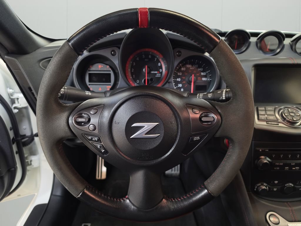 Used 2016 Nissan 370Z NISMO RWD image 13