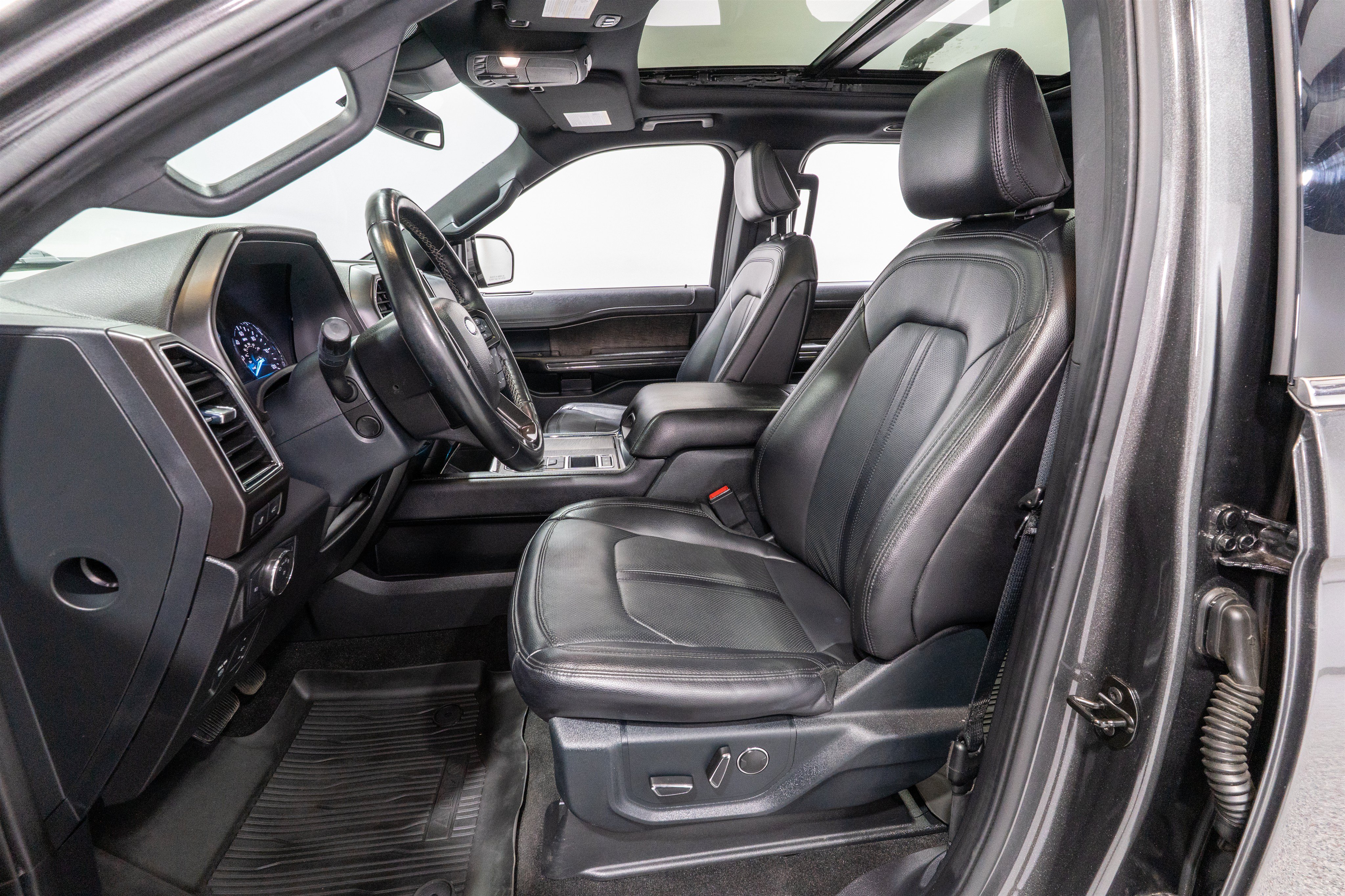 Used 2021 Ford Expedition Limited RWD image 16