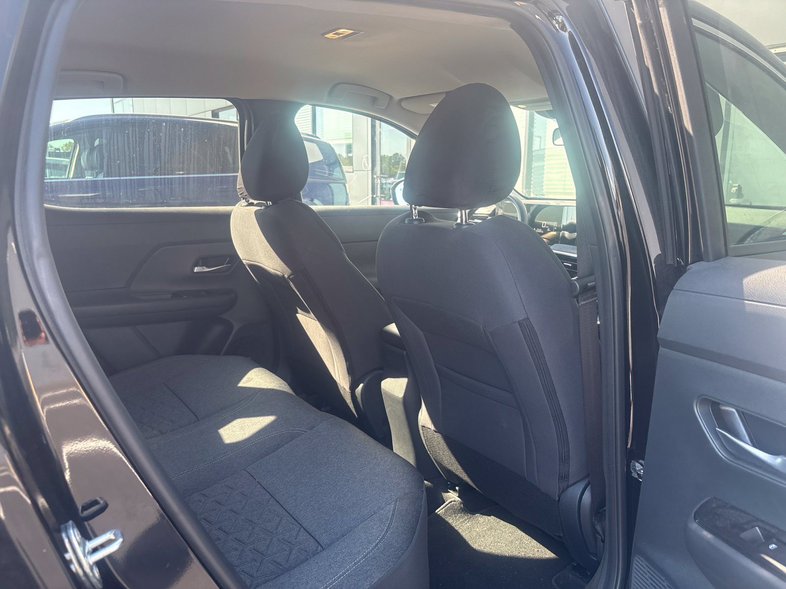 Used 2025 Nissan Kicks SV AWD/4WD image 14