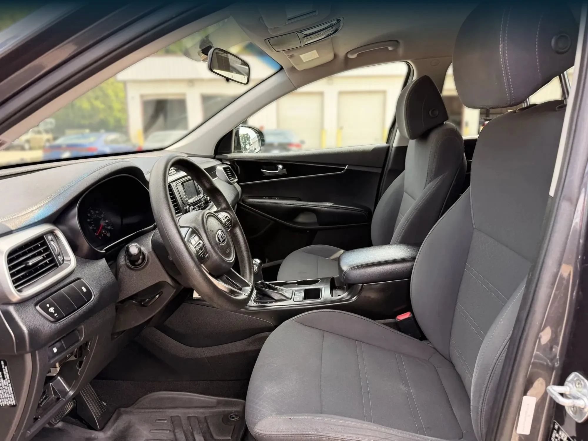 Used 2017 Kia Sorento AWD image 2