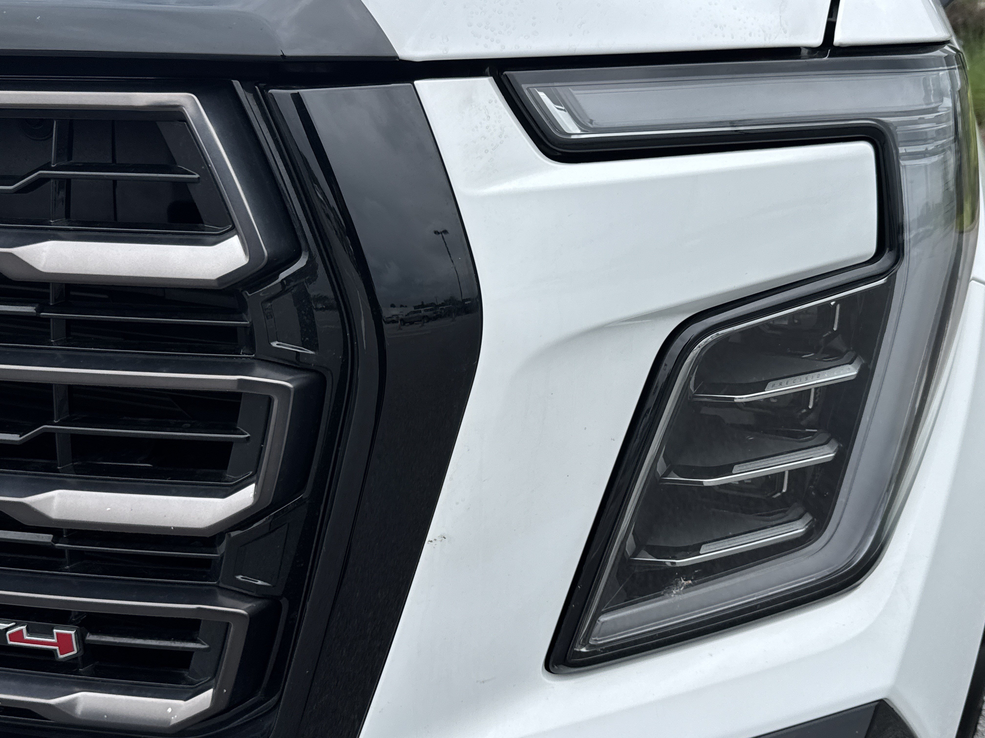 Used 2025 GMC Yukon AT4 Ultimate AWD/4WD image 6
