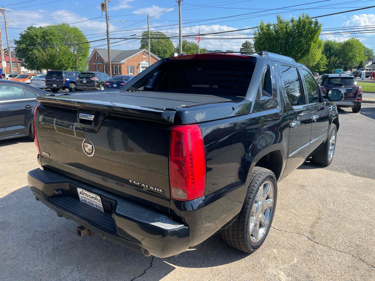 Used 2009 Cadillac Escalade EXT AWD/4WD image 11