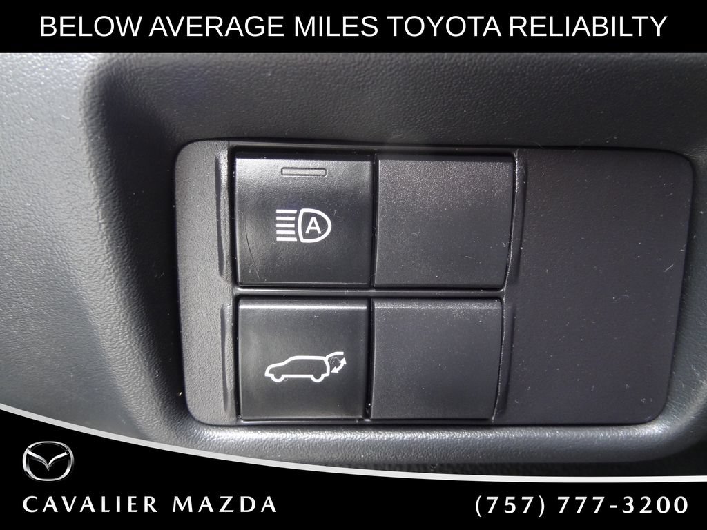 Used 2023 Toyota Highlander XLE AWD/4WD image 26