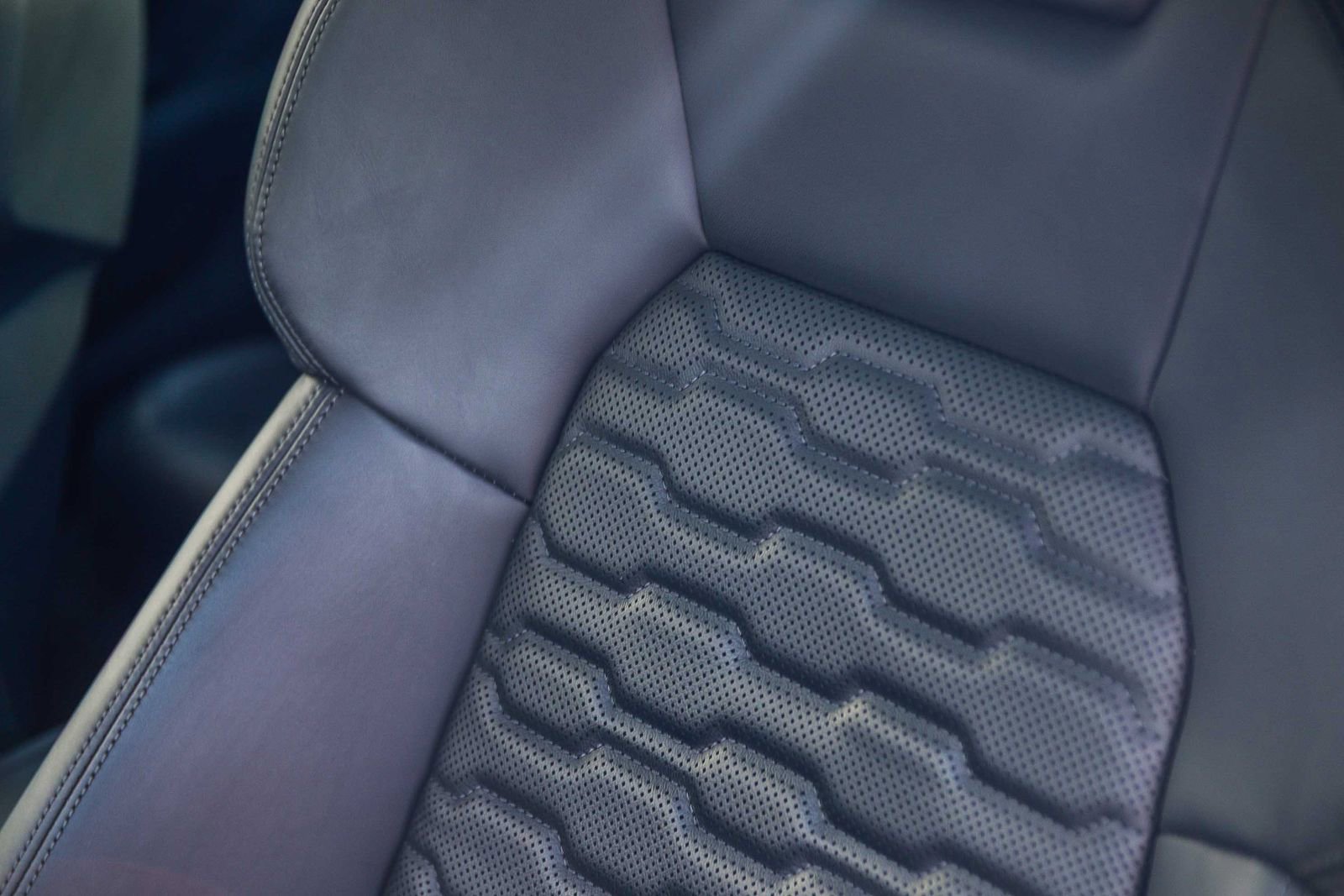 Used 2024 Audi e-tron GT Premium Plus image 28