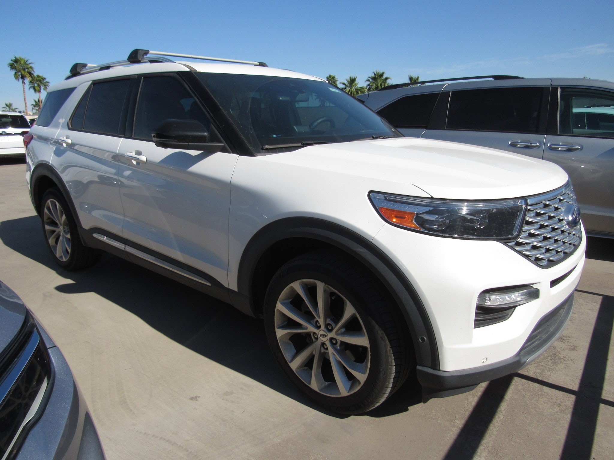 Used 2021 Ford Explorer Platinum w/ Equipment Group 601A image 2