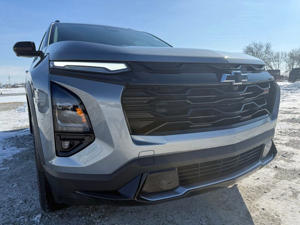 Used 2025 Chevrolet Equinox RS w/ Safety and Technology Package image 8