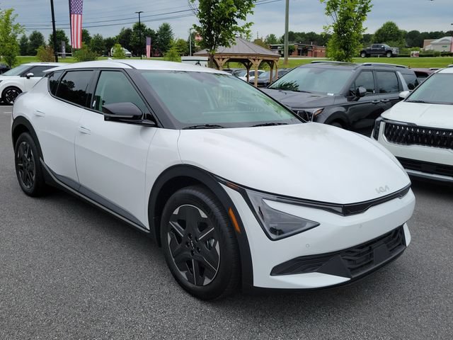 New 2026 Kia EV6 Light RWD image 3