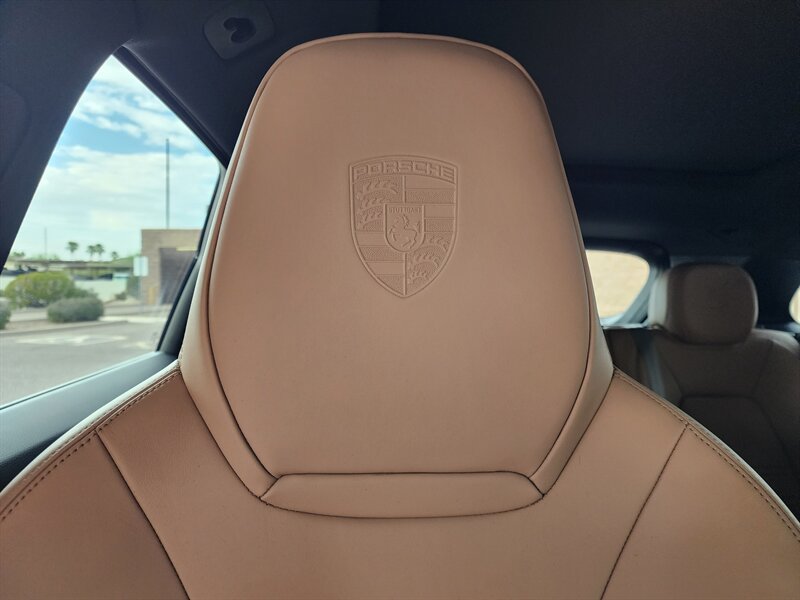 Used 2022 Porsche Cayenne Platinum Edition AWD/4WD image 66