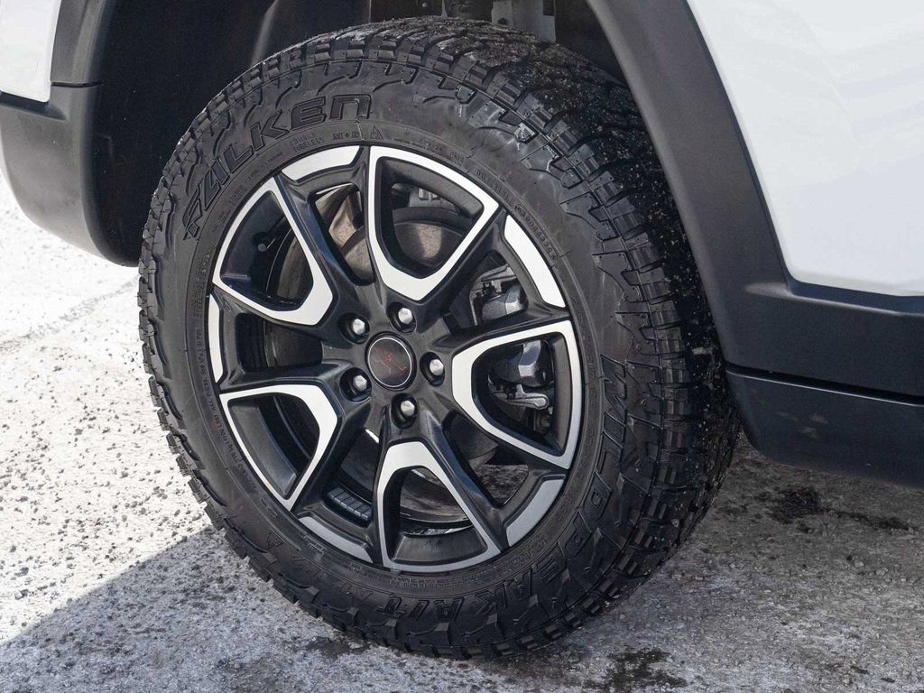 Used 2025 Jeep Compass Trailhawk image 10