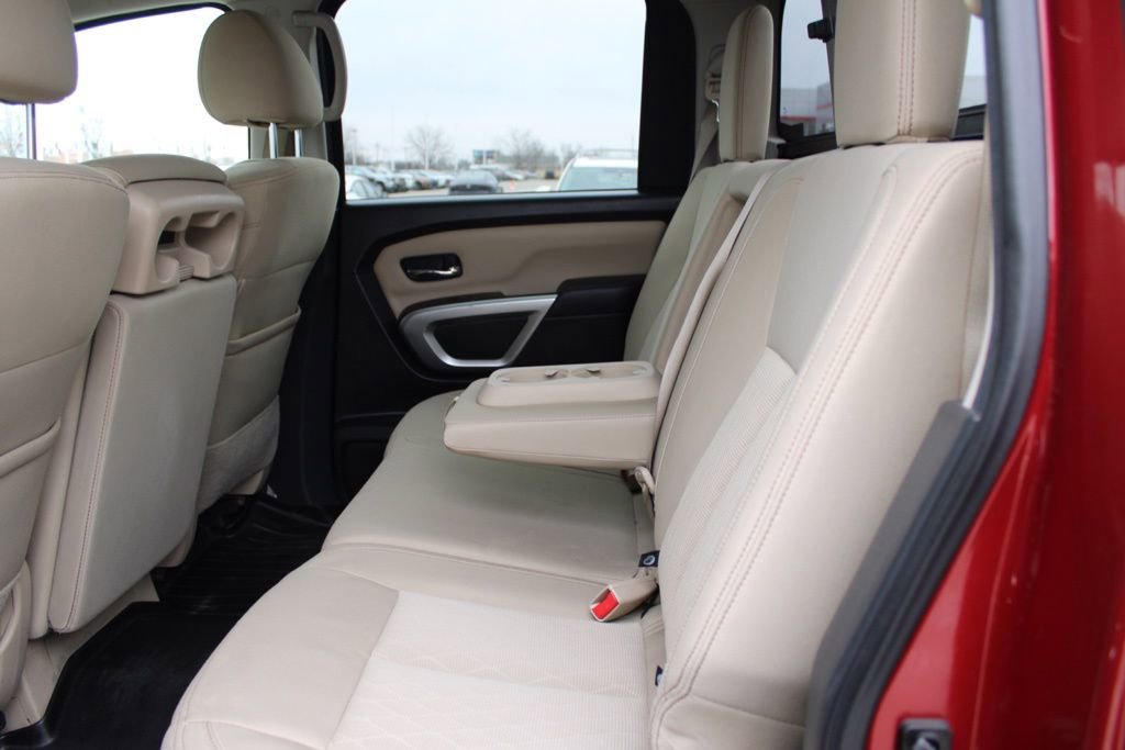 Used 2017 Nissan Titan SV image 24