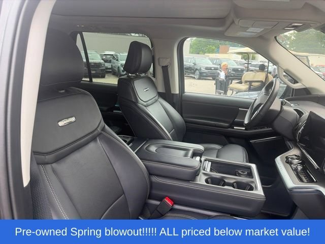 Used 2025 Ford Expedition Platinum AWD/4WD image 14