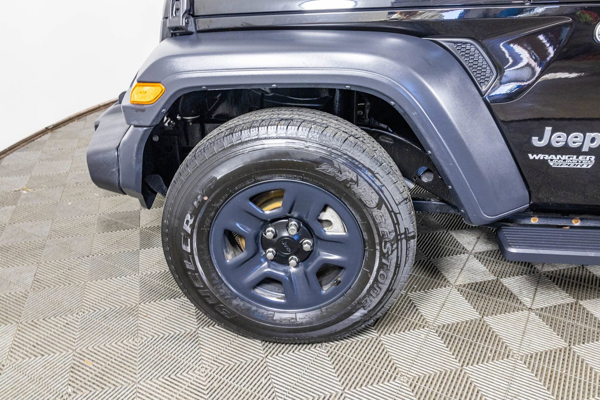 Used 2018 Jeep Wrangler Unlimited Sport image 40