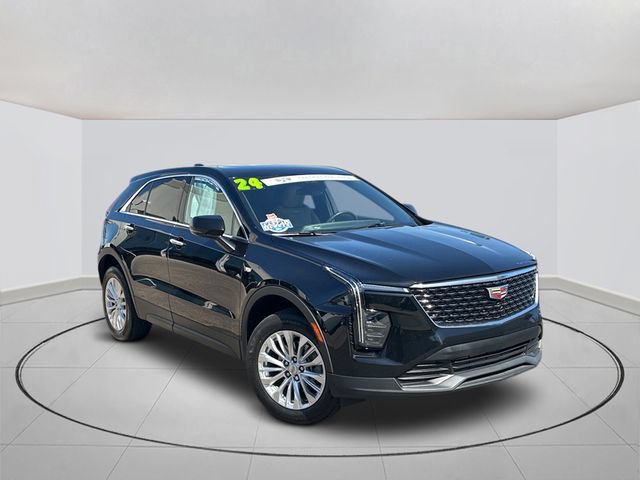 Certified 2024 Cadillac XT4 Luxury w/ Cold Weather Package FWD image 1