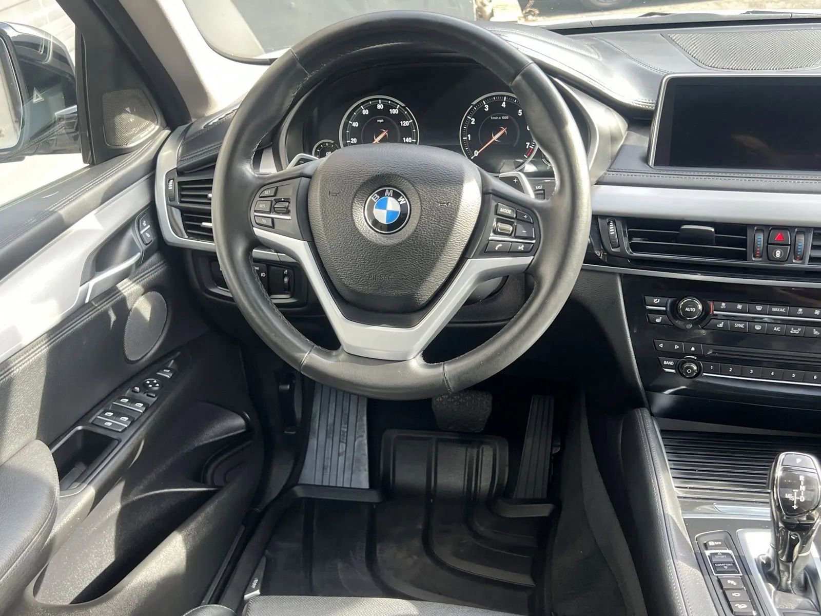 Used 2016 BMW X6 xDrive50i w/ Executive Package image 16