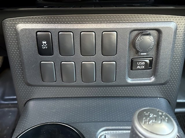 Used 2014 Toyota FJ Cruiser 4WD w/ Convenience Package image 29