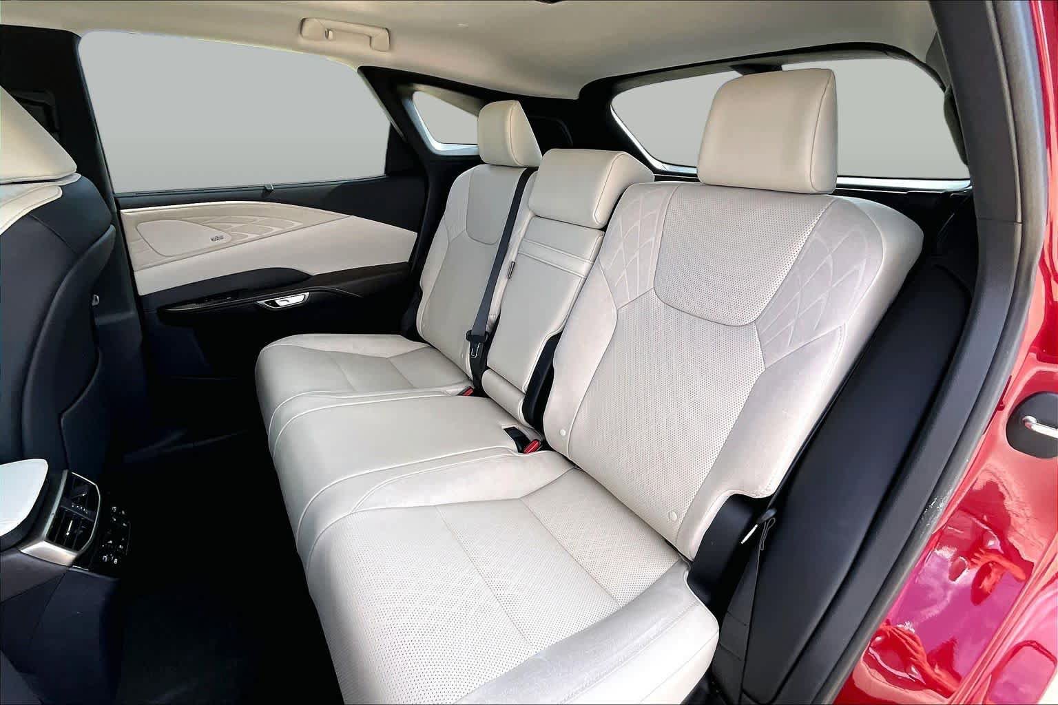 Used 2025 Lexus RX 350 FWD w/ Convenience Package image 21