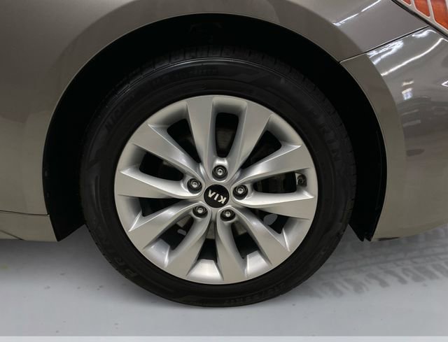 Used 2018 Kia Optima LX w/ 17" Alloy Wheels Package image 15