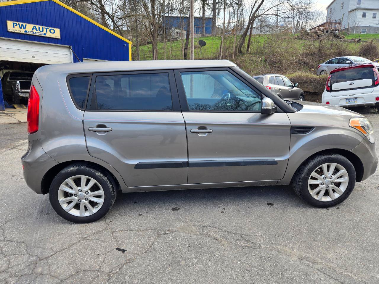 Used 2013 Kia Soul + FWD image 6