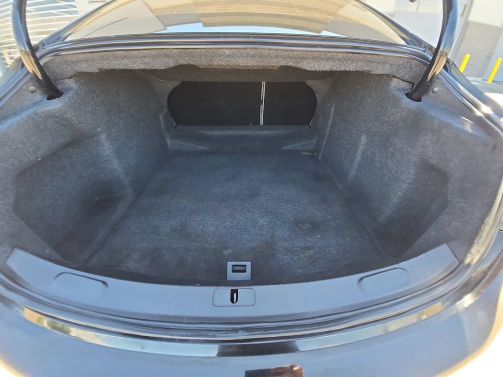 Used 2015 Chevrolet Impala LTZ FWD image 16