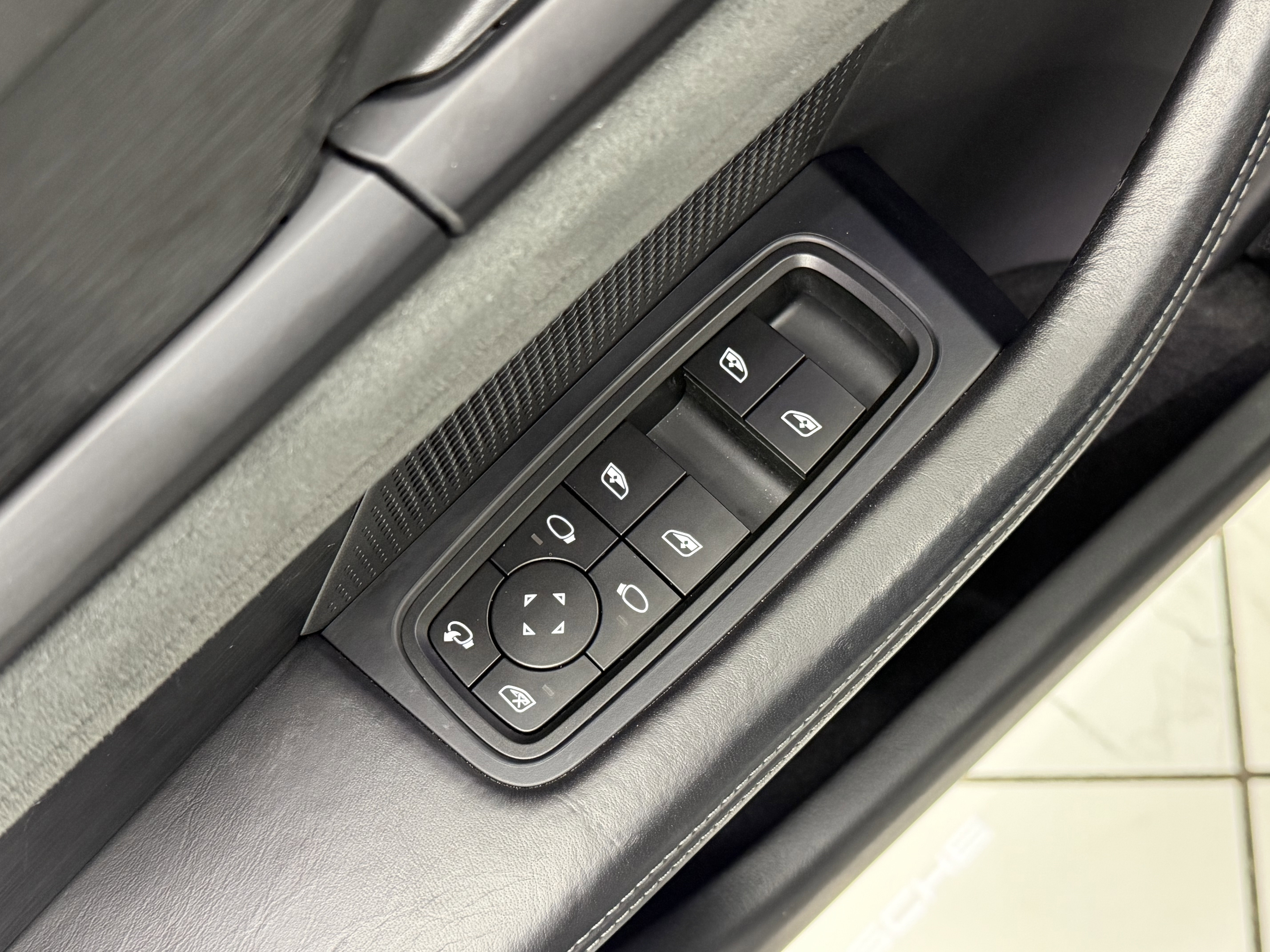 Certified 2024 Porsche Taycan GTS image 28