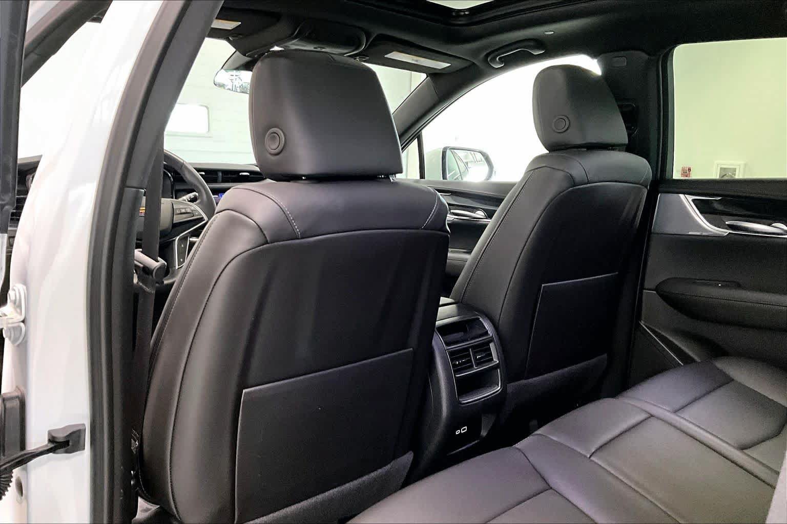 Used 2024 Cadillac XT5 Premium Luxury AWD/4WD image 11