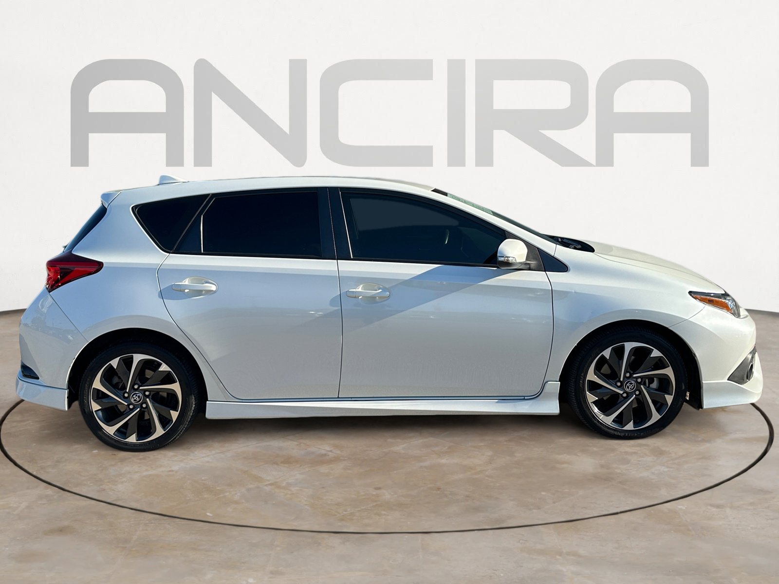 Used 2018 Toyota Corolla iM FWD image 11