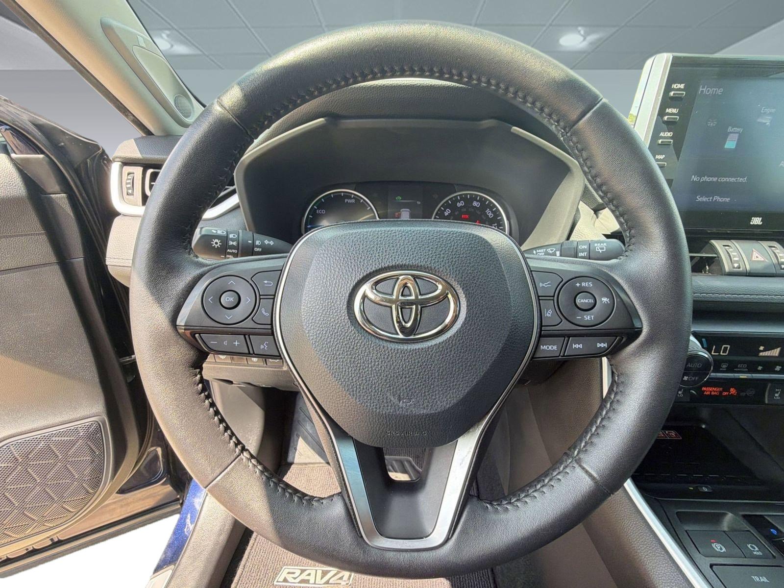 Used 2022 Toyota RAV4 XLE Premium AWD/4WD image 15