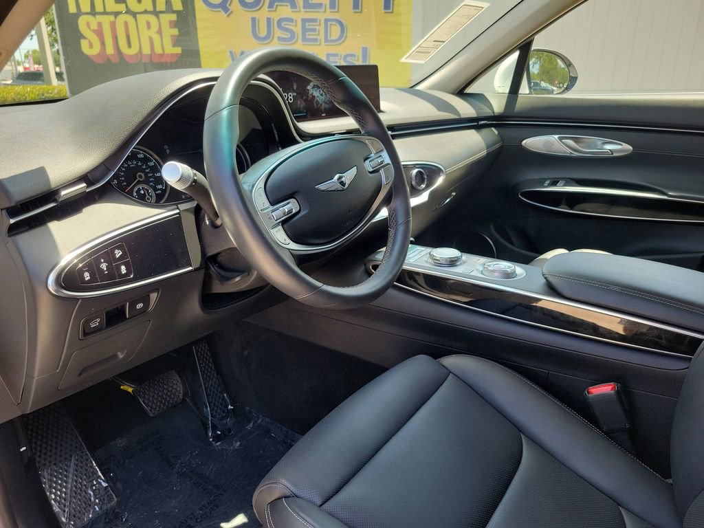 Certified 2025 Genesis GV70 2.5T AWD/4WD image 19