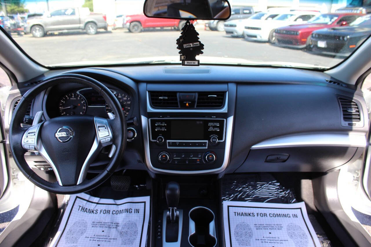 Used 2017 Nissan Altima 2.5 SR w/ Midnight Edition Package image 18