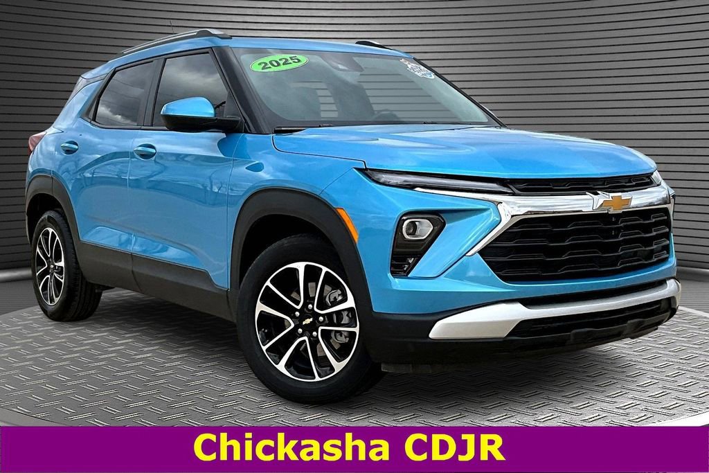 Used 2025 Chevrolet TrailBlazer LT image 3