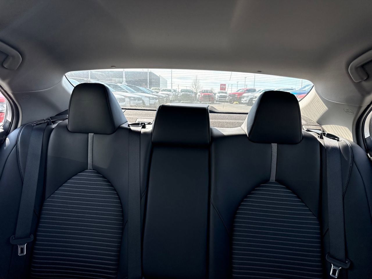 Used 2024 Toyota Camry SE image 25