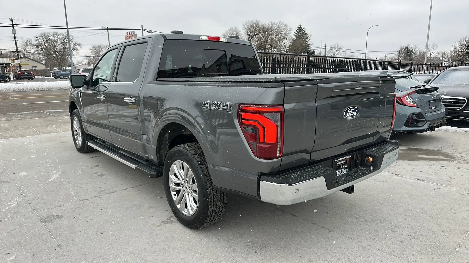 Used 2025 Ford F150 Lariat w/ Equipment Group 501A Mid image 6