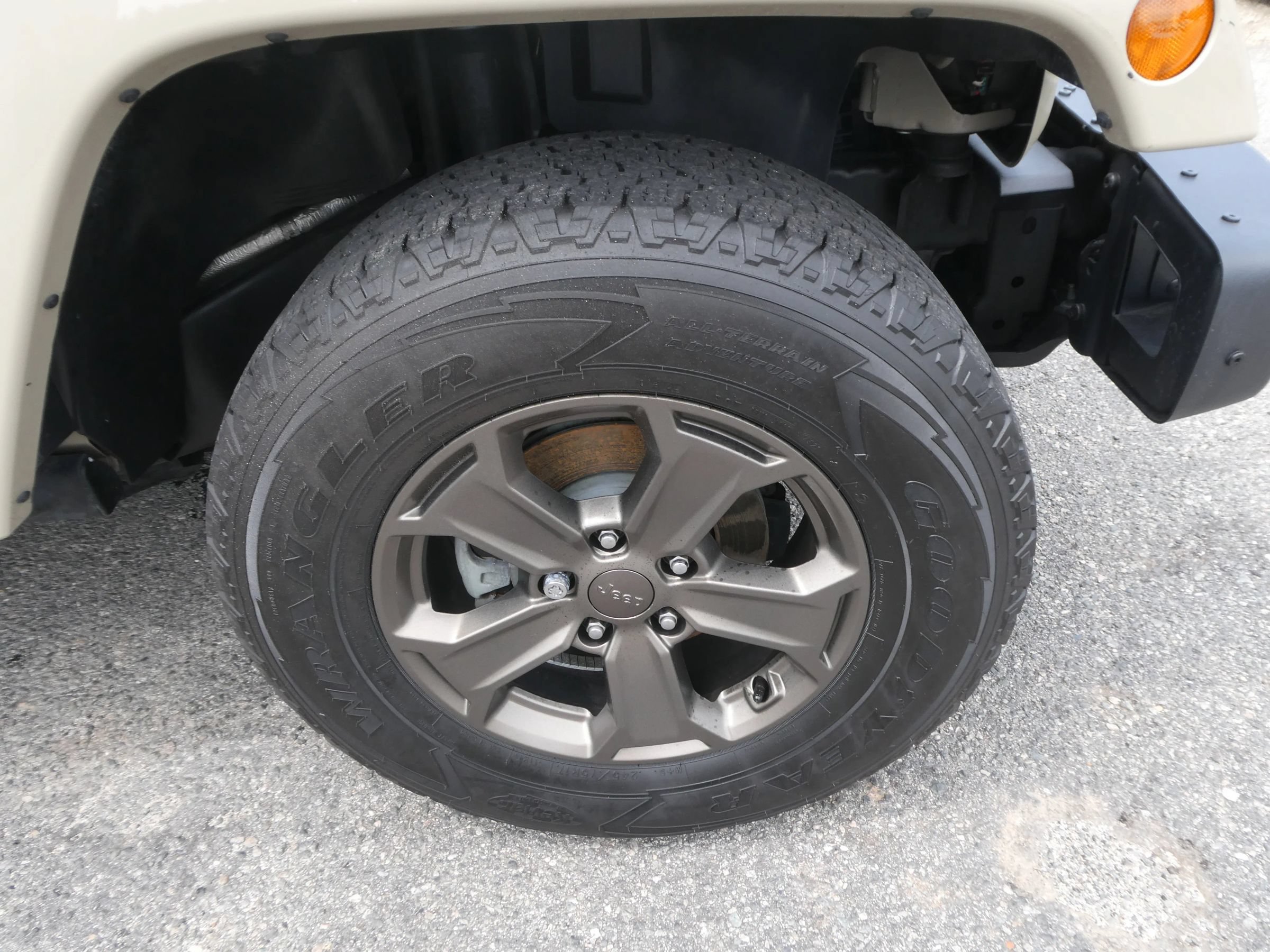 Used 2018 Jeep Wrangler Sport AWD/4WD image 26
