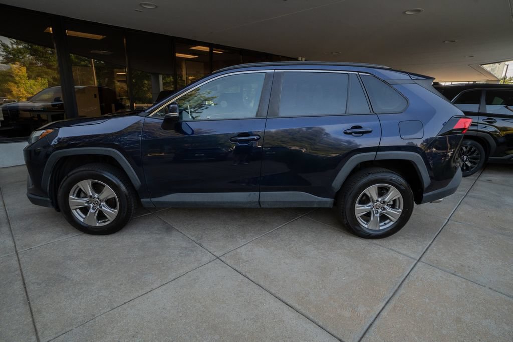 Used 2023 Toyota RAV4 XLE AWD/4WD image 4
