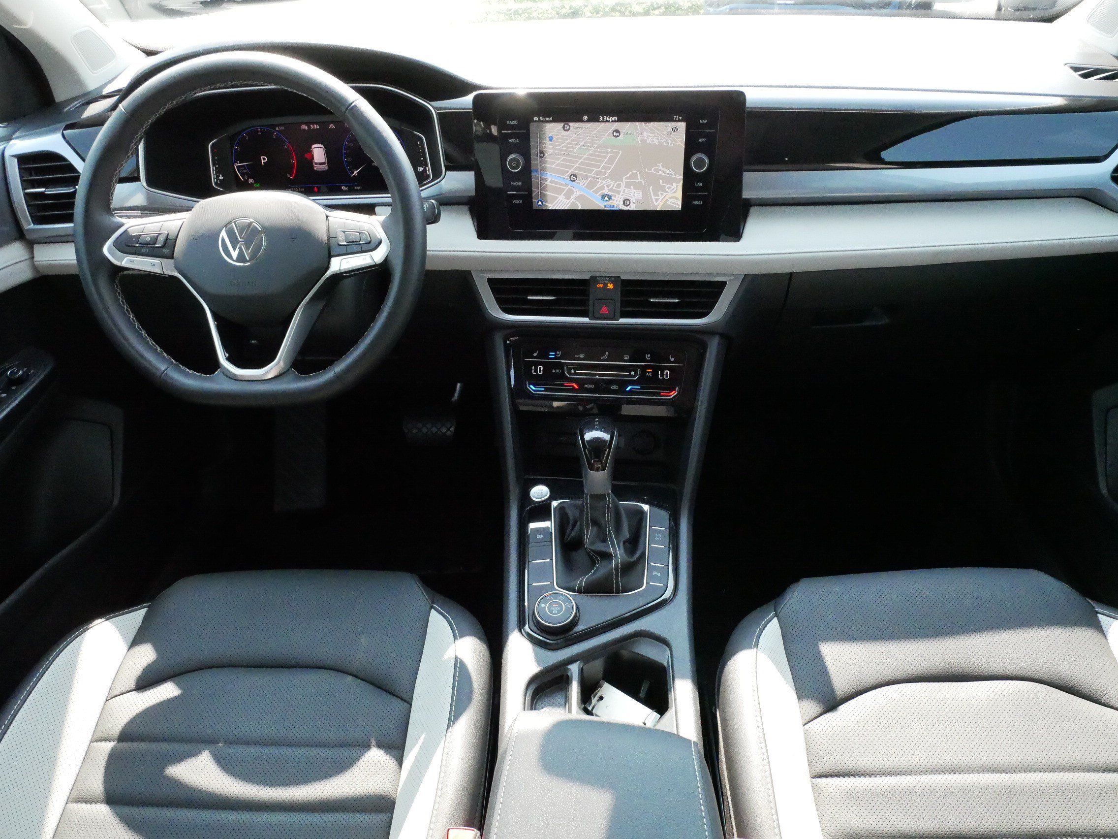Certified 2025 Volkswagen Taos SEL AWD/4WD image 10