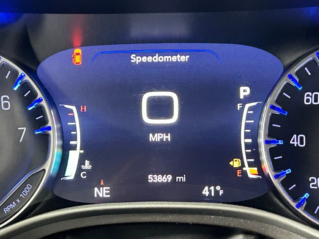 Used 2023 Chrysler Pacifica Touring-L image 25