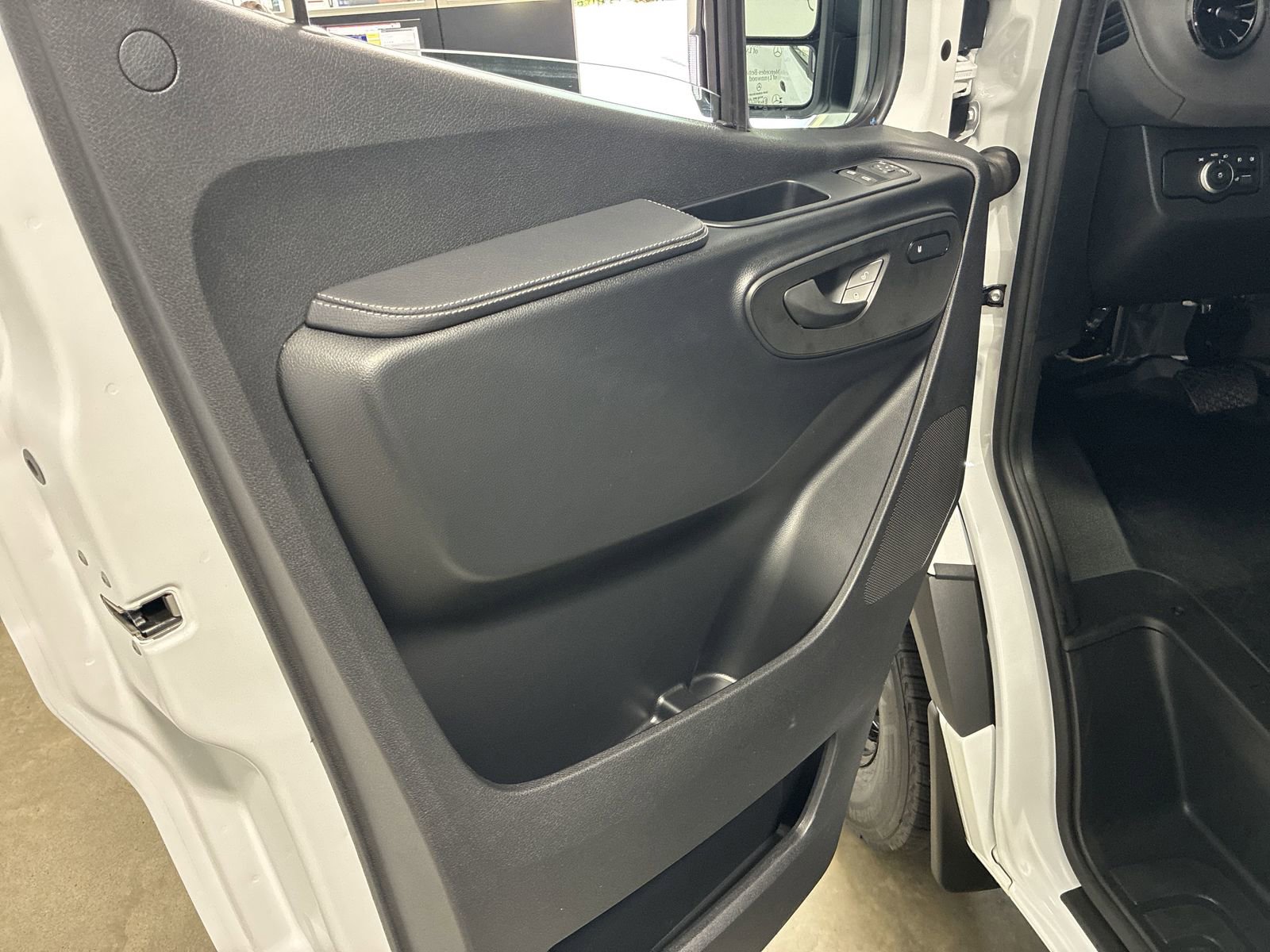 New 2025 Mercedes-Benz Sprinter 2500 image 6