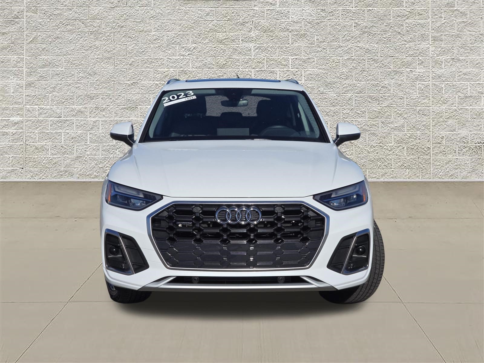 Certified 2023 Audi Q5 2.0T Premium w/ Convenience Package AWD/4WD image 2