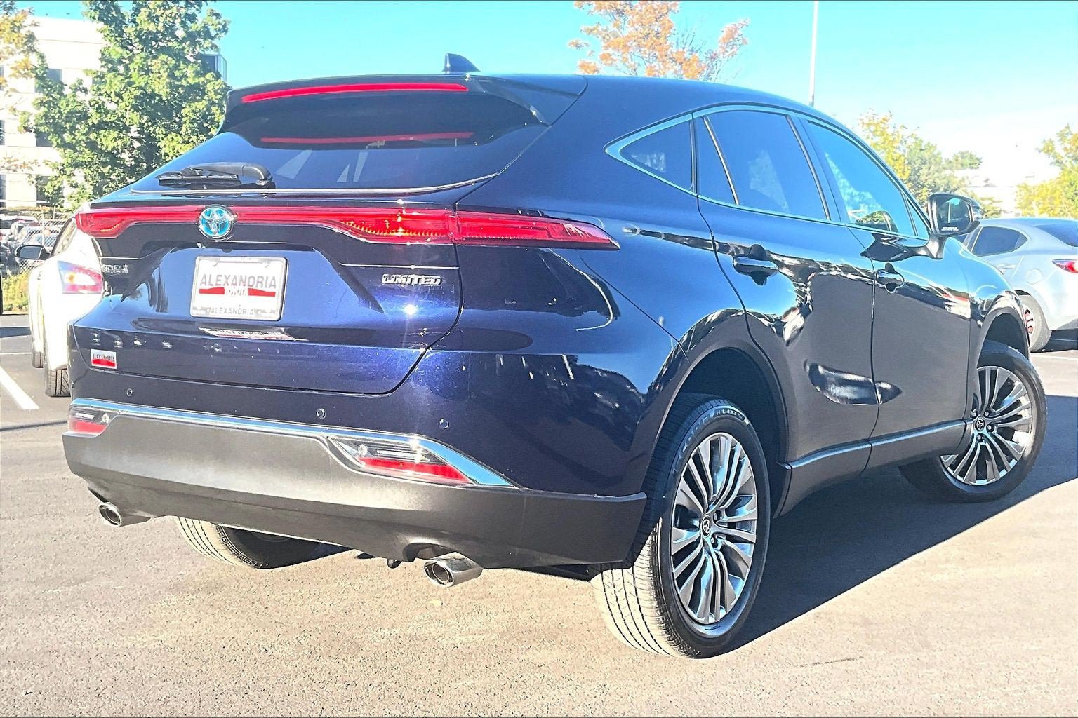 Used 2023 Toyota Venza Limited AWD/4WD image 12