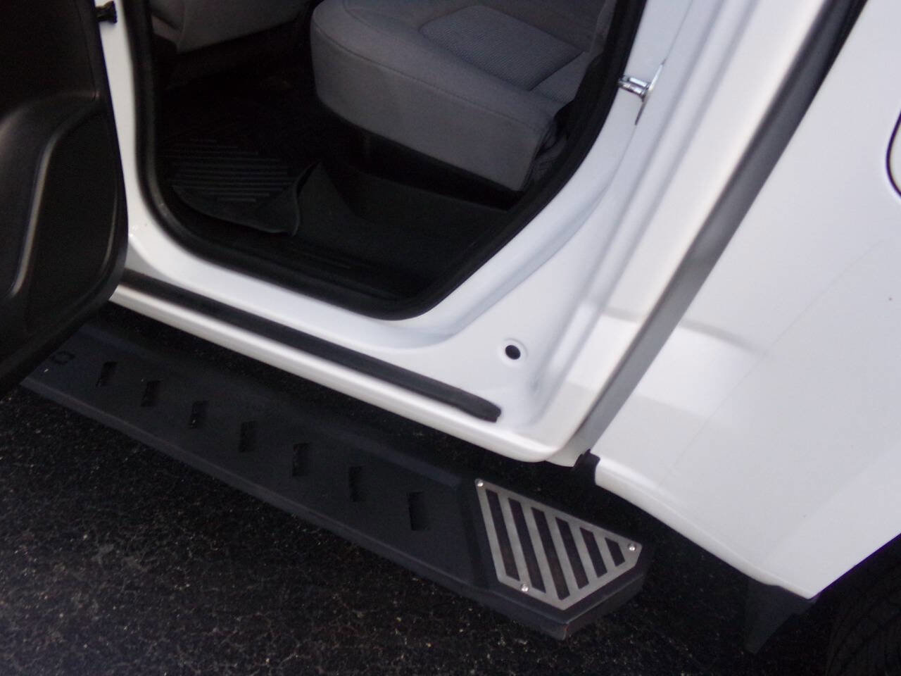 Used 2020 Chevrolet Colorado W/T w/ Custom Special Edition image 20