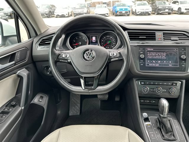 Used 2018 Volkswagen Tiguan SEL AWD/4WD image 16
