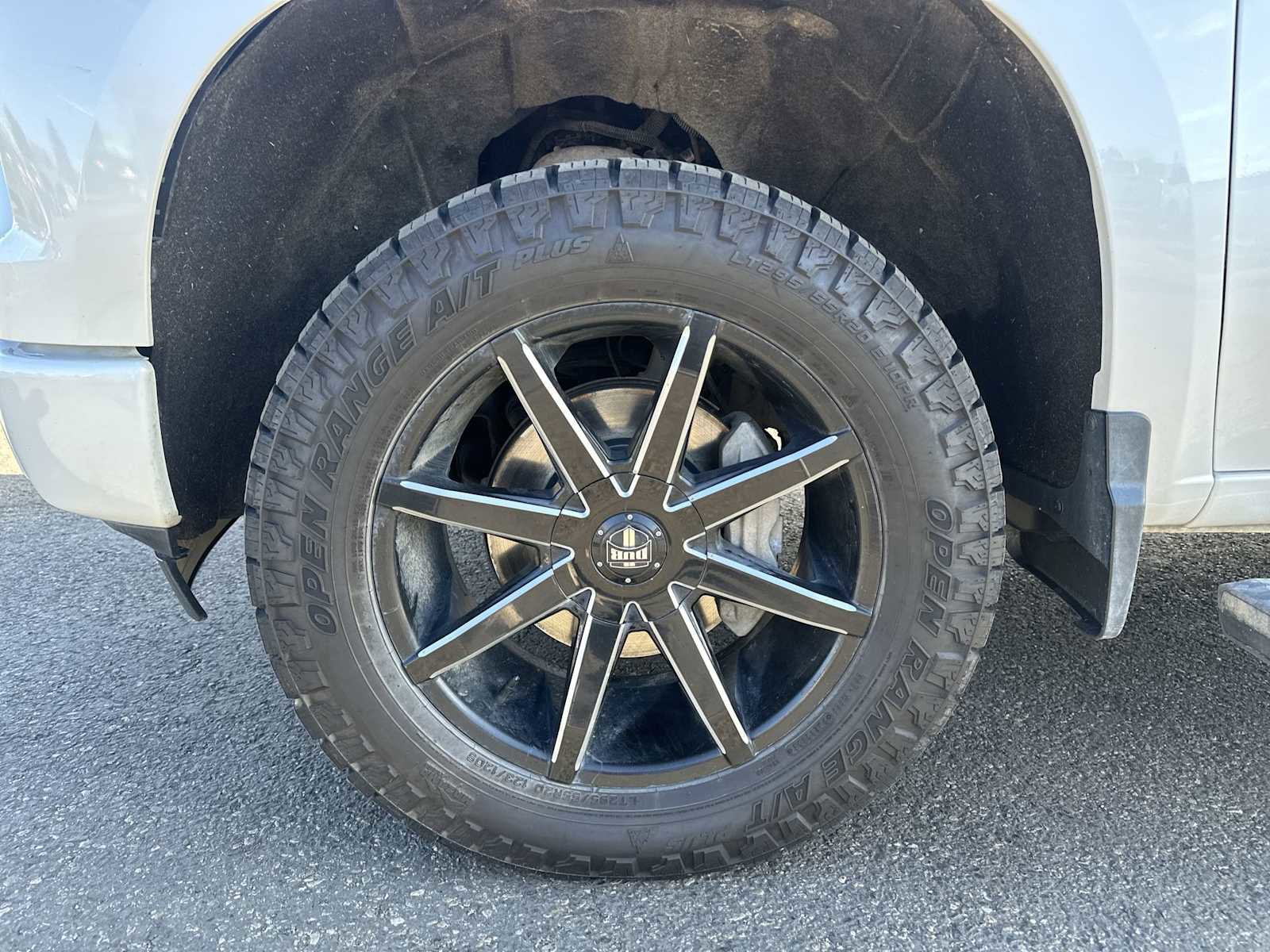 Used 2022 Chevrolet Silverado 1500 High Country w/ Technology Package image 18