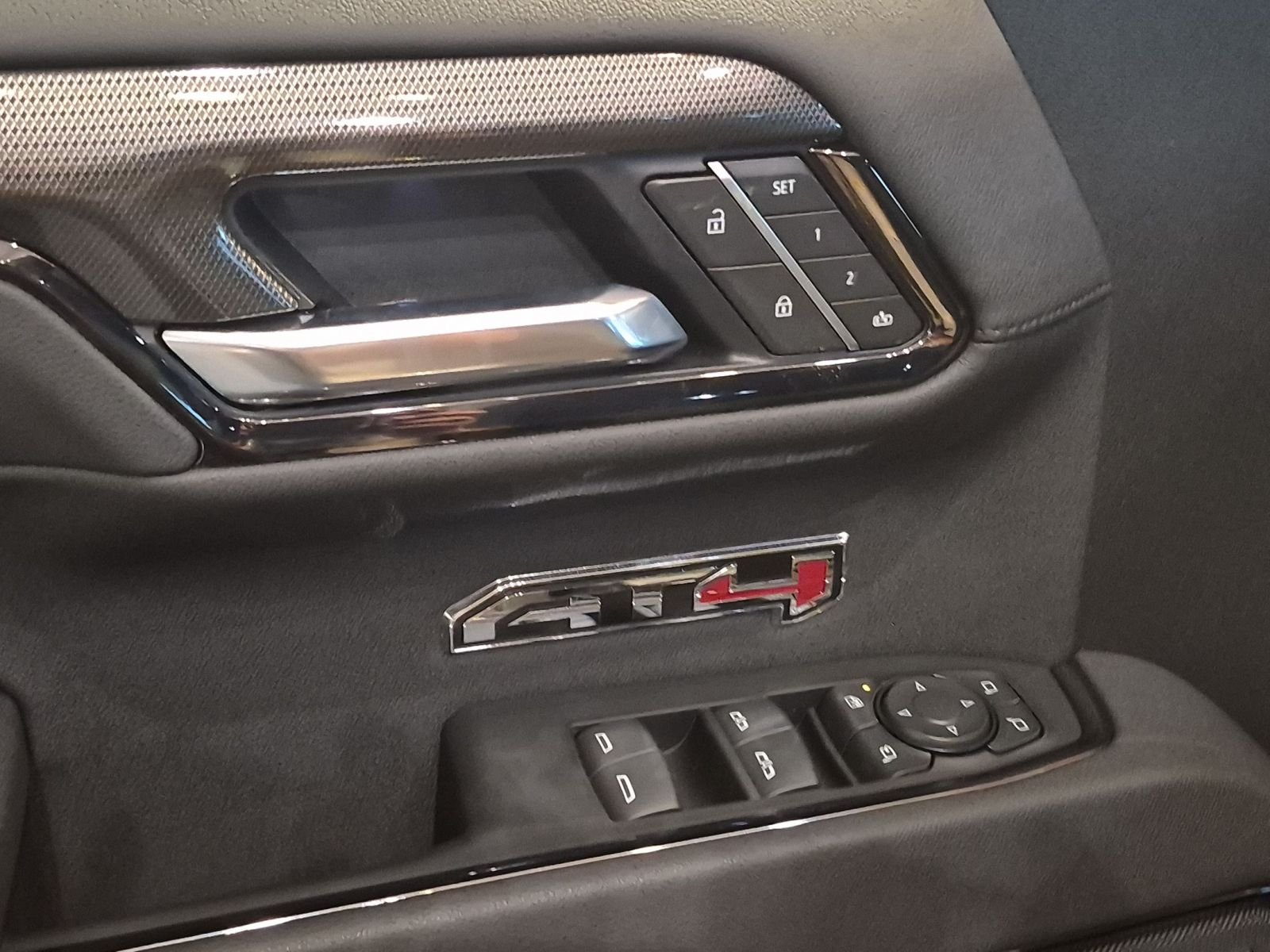 New 2026 GMC Sierra 1500 AT4 w/ AT4 Premium Package AWD/4WD image 17